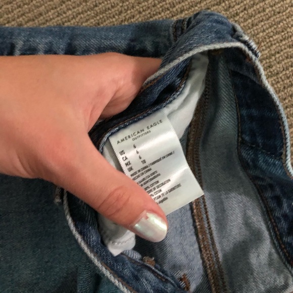 American Eagle mom jean short - Picture 2 of 3